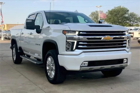 White 2021 Chevrolet Silverado 2500 HD High Country for sale in Topeka, KS