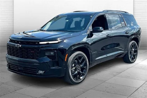 Photos of 2026 Chevrolet Traverse RS for sale in Topeka, KS at Cable Dahmer of Topeka