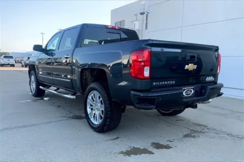 More photos of 2017 Chevrolet Silverado 1500 High Country at Cable Dahmer of Topeka, KS