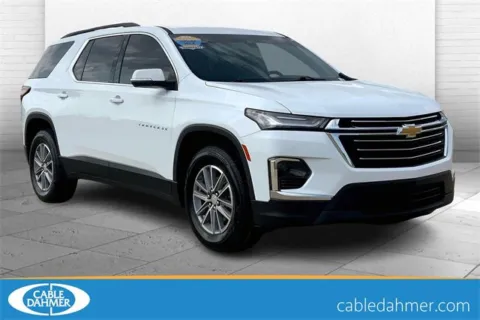 White 2023 Chevrolet Traverse LT Leather for sale in Topeka, KS