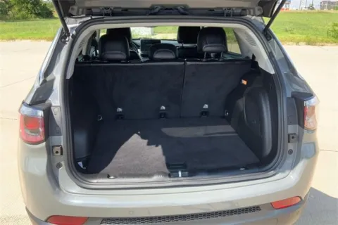 More photos of 2022 Jeep Compass Limited at Cable Dahmer of Topeka, KS