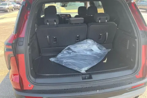 More photos of 2026 Chevrolet Traverse FWD LT at Cable Dahmer of Topeka, KS