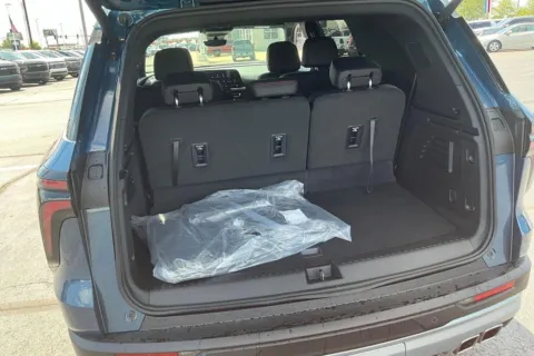 More photos of 2026 Chevrolet Traverse AWD Z71 at Cable Dahmer of Topeka, KS