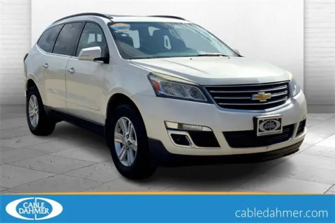 White 2014 Chevrolet Traverse LT for sale in Topeka, KS