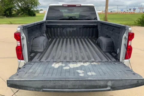 More photos of 2022 Chevrolet Silverado 1500 Custom at Cable Dahmer of Topeka, KS