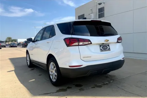 More photos of 2022 Chevrolet Equinox LS at Cable Dahmer of Topeka, KS