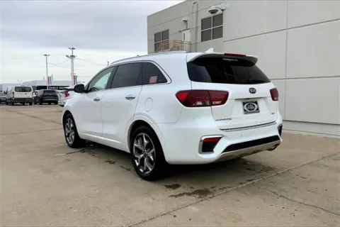 More photos of 2019 Kia Sorento SX V6 at Cable Dahmer of Topeka, KS