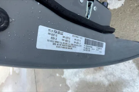 More photos of 2019 Dodge Charger SXT at Cable Dahmer of Topeka, KS