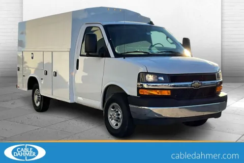 White 2025 Chevrolet Express Cutaway 3500 1WT for sale in Topeka, KS