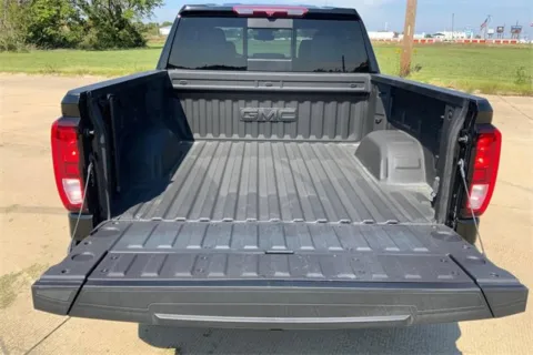 More photos of 2022 GMC Sierra 1500 Elevation at Cable Dahmer of Topeka, KS