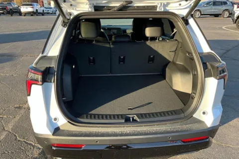 More photos of 2026 Chevrolet Equinox RS at Cable Dahmer of Topeka, KS