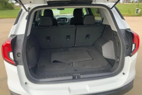 More photos of 2024 GMC Terrain SLE at Cable Dahmer of Topeka, KS