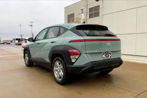 More photos of 2024 Hyundai Kona SE at Cable Dahmer of Topeka, KS