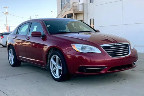 Black 2011 Chrysler 200 Touring for sale in Topeka, KS