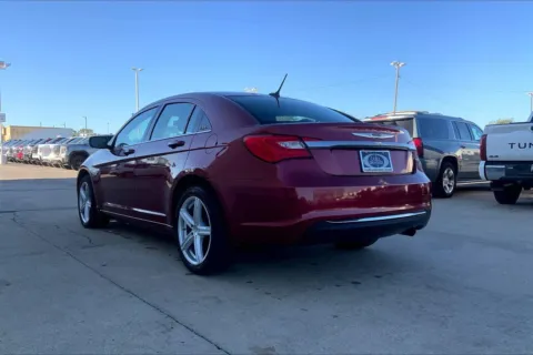 More photos of 2011 Chrysler 200 Touring at Cable Dahmer of Topeka, KS