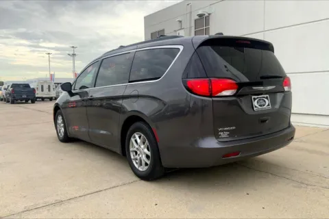 More photos of 2021 Chrysler Voyager LXI at Cable Dahmer of Topeka, KS