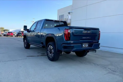 More photos of 2025 GMC Sierra 2500 HD Denali Ultimate at Cable Dahmer of Topeka, KS