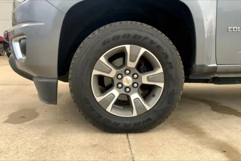 Photos of 2019 Chevrolet Colorado 4WD Z71 for sale in Topeka, KS at Cable Dahmer of Topeka