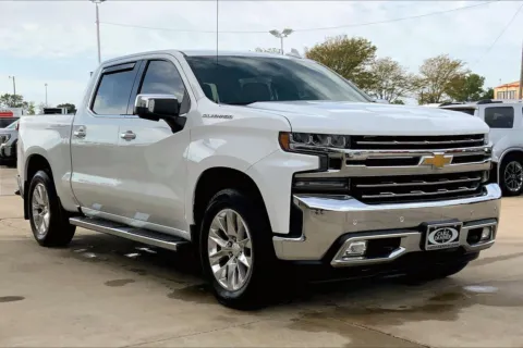 White 2020 Chevrolet Silverado 1500 LTZ for sale in Topeka, KS