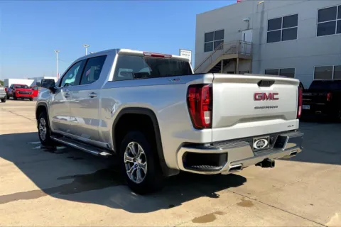 More photos of 2020 GMC Sierra 1500 SLE at Cable Dahmer of Topeka, KS