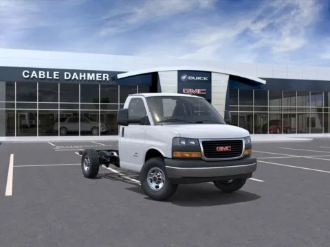 White 2025 GMC Savana Cutaway 3500 1WT for sale in Topeka, KS