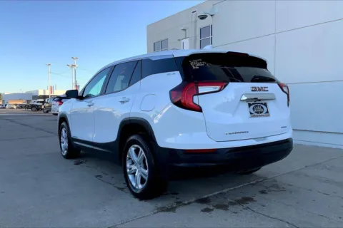 More photos of 2024 GMC Terrain SLE at Cable Dahmer of Topeka, KS