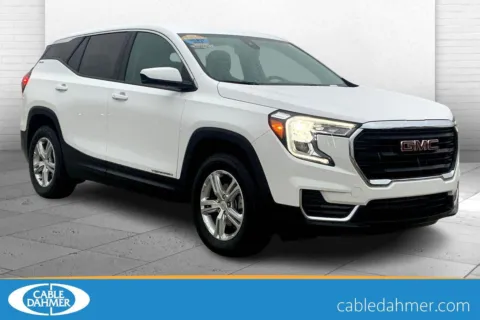 White 2024 GMC Terrain SLE for sale in Topeka, KS