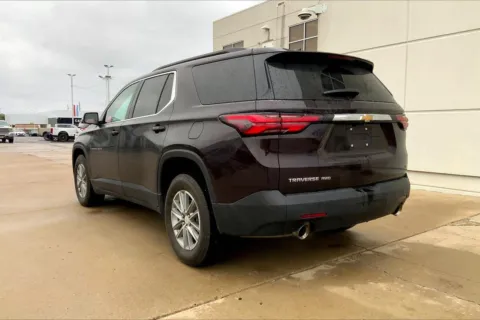 More photos of 2023 Chevrolet Traverse LT Cloth at Cable Dahmer of Topeka, KS