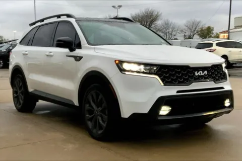 White 2023 Kia Sorento X-Line EX for sale in Topeka, KS