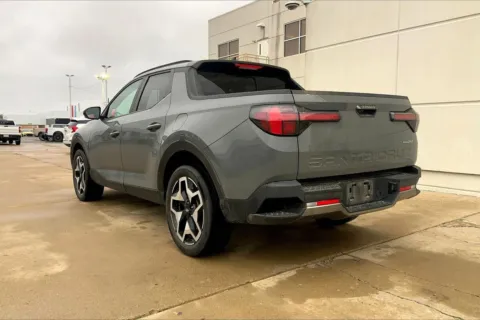 More photos of 2022 Hyundai Santa Cruz Limited at Cable Dahmer of Topeka, KS