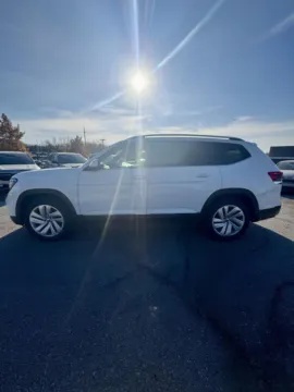 Photos of 2021 Volkswagen Atlas 2.0T SEL for sale in Lee's Summit, MO at Cable Dahmer Kia of Lee's Summit