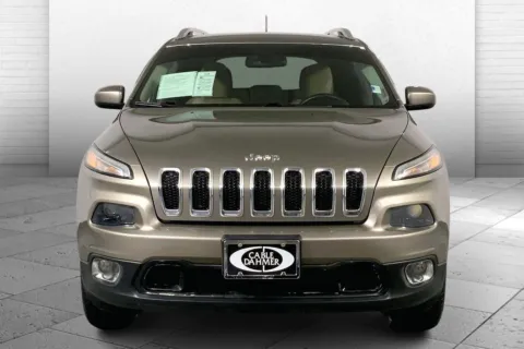 Photos of 2018 Jeep Cherokee Latitude for sale in Lee's Summit, MO at Cable Dahmer Kia of Lee's Summit