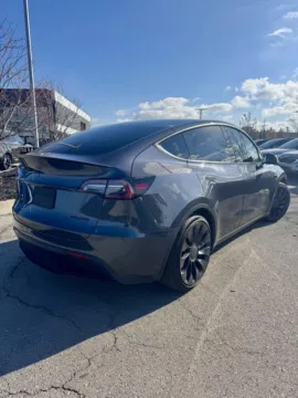 More photos of 2022 Tesla Model Y Performance at Cable Dahmer Kia of Lee's Summit, MO