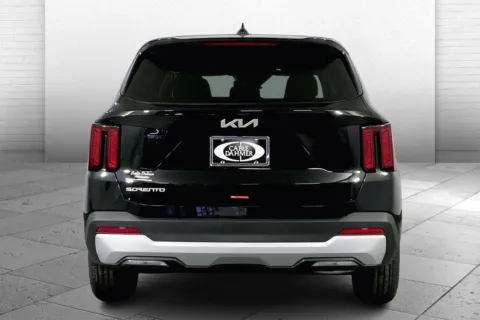 More photos of 2026 Kia Sorento LX at Cable Dahmer Kia of Lee's Summit, MO