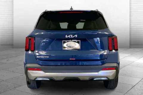 More photos of 2026 Kia Sorento S at Cable Dahmer Kia of Lee's Summit, MO
