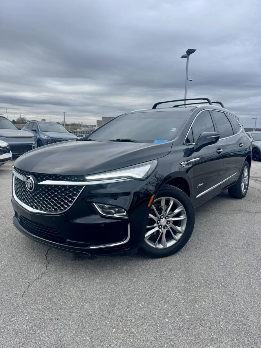 Black 2022 Buick Enclave Avenir for sale in Lee's Summit, MO
