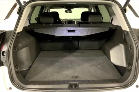 More photos of 2023 GMC Terrain SLE at Cable Dahmer Kia of Lee's Summit, MO