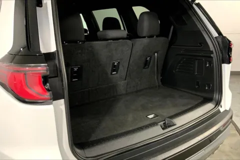 More photos of 2025 GMC Acadia FWD Elevation at Cable Dahmer Kia of Lee's Summit, MO