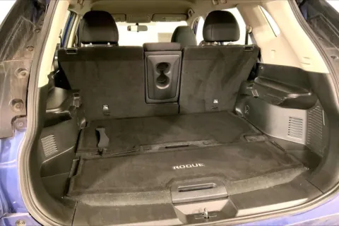 More photos of 2017 Nissan Rogue S at Cable Dahmer Kia of Lee's Summit, MO