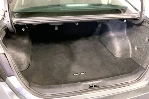 More photos of 2024 Nissan Altima 2.5 SV at Cable Dahmer Kia of Lee's Summit, MO