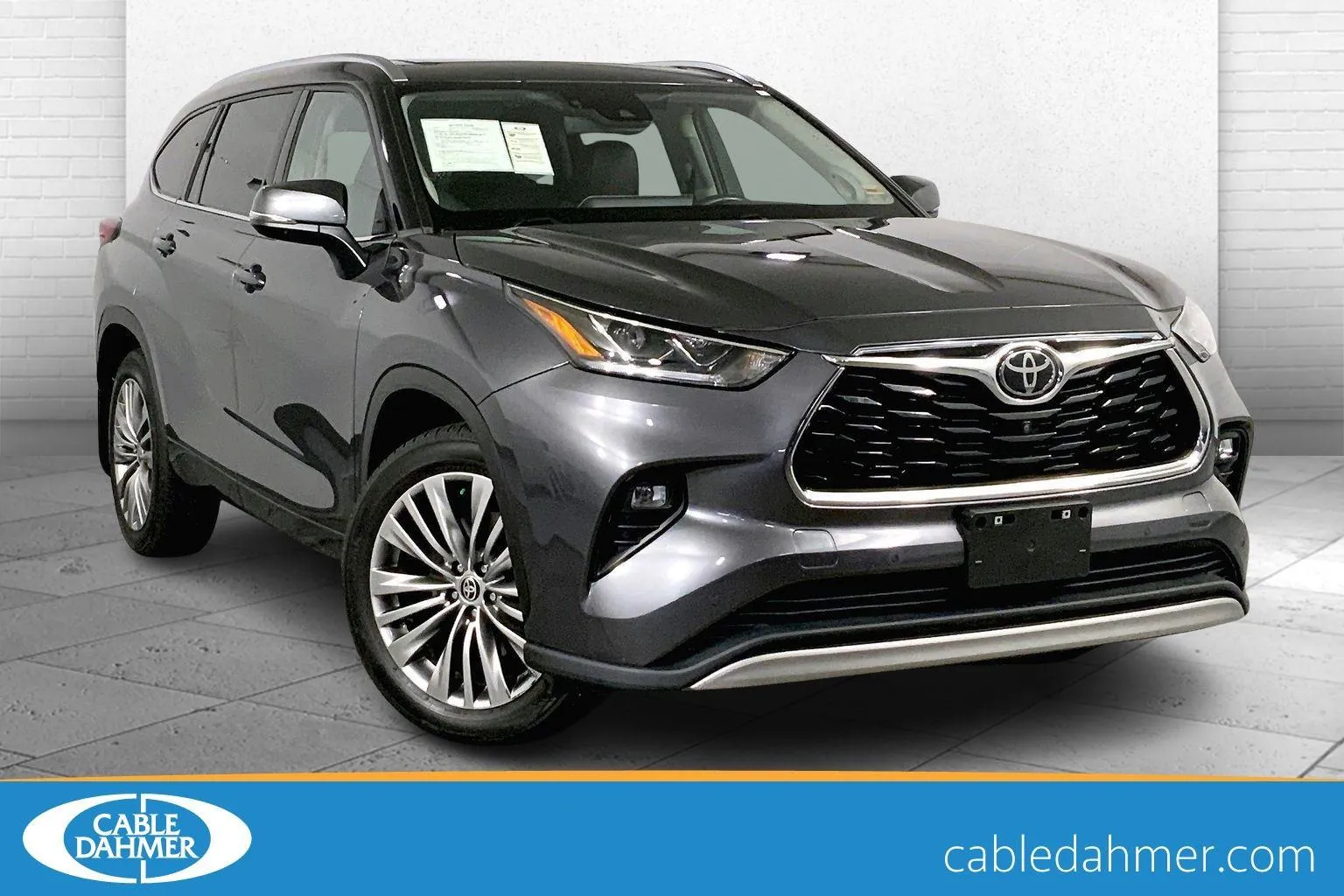 Gray 2021 Toyota Highlander Platinum for sale in Lee's Summit, MO