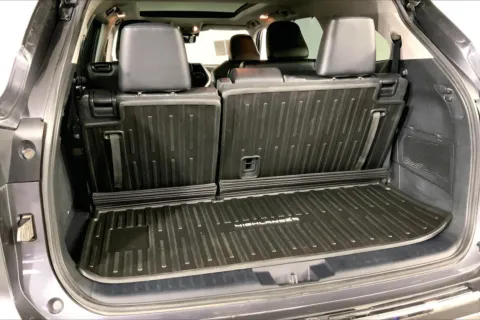 More photos of 2021 Toyota Highlander Platinum at Cable Dahmer Kia of Lee's Summit, MO