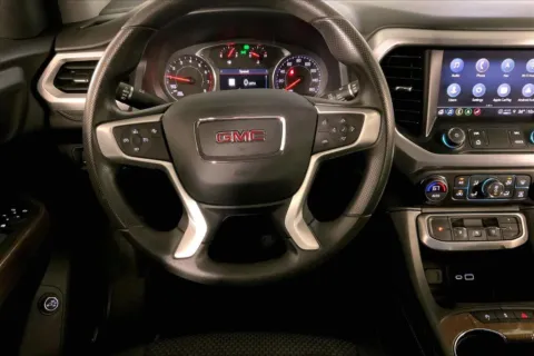 More photos of 2023 GMC Acadia SLE at Cable Dahmer Kia of Lee's Summit, MO