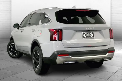 Another view of 2026 Kia Sorento S for sale in Lee's Summit, MO at Cable Dahmer Kia of Lee's Summit