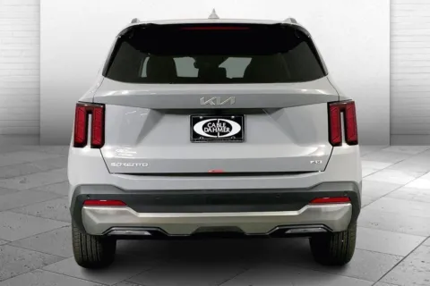 More photos of 2026 Kia Sorento S at Cable Dahmer Kia of Lee's Summit, MO