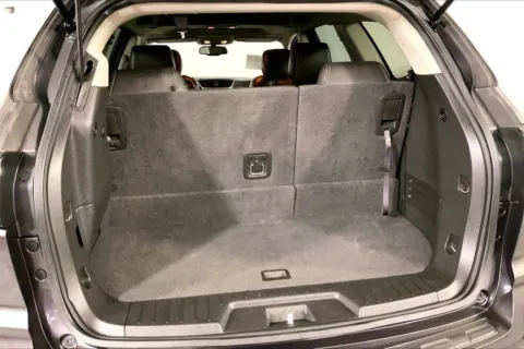 More photos of 2015 Chevrolet Traverse LT at Cable Dahmer Kia of Lee's Summit, MO