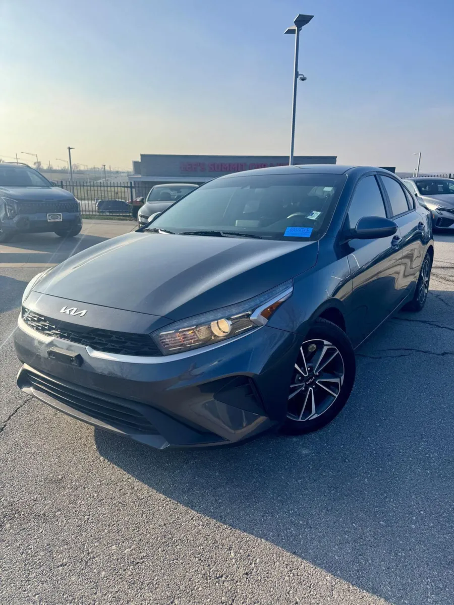Gray 2022 Kia Forte LXS for sale in Lee's Summit, MO