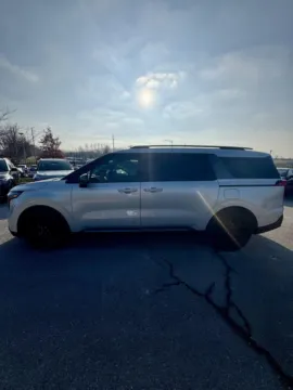 Photos of 2025 Kia Carnival Hybrid SX for sale in Lee's Summit, MO at Cable Dahmer Kia of Lee's Summit