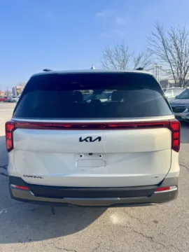 More photos of 2025 Kia Carnival Hybrid SX at Cable Dahmer Kia of Lee's Summit, MO