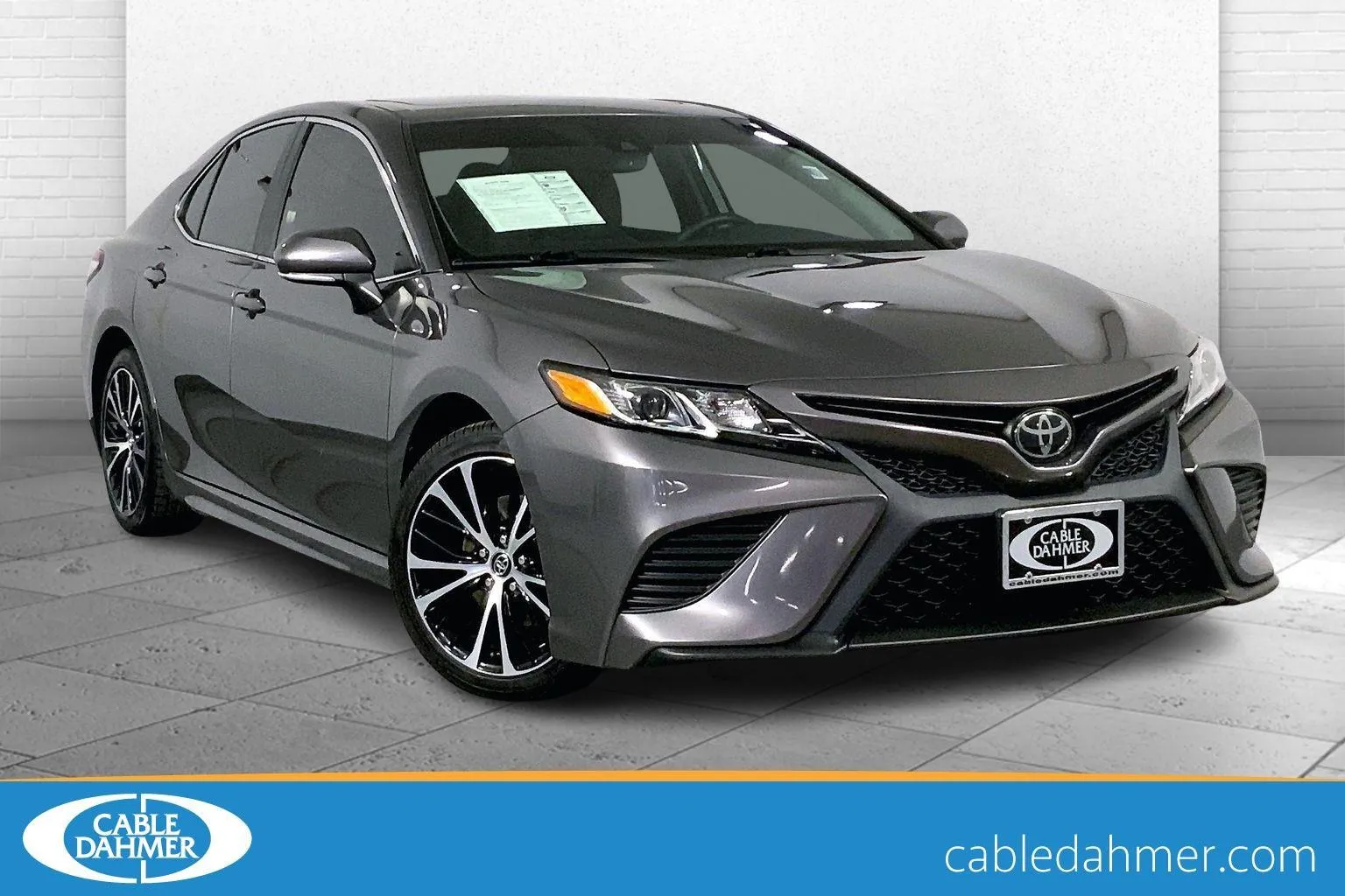 Used 2020 Toyota Camry SE with VIN 4T1M11AK1LU924427 for sale in Kansas City